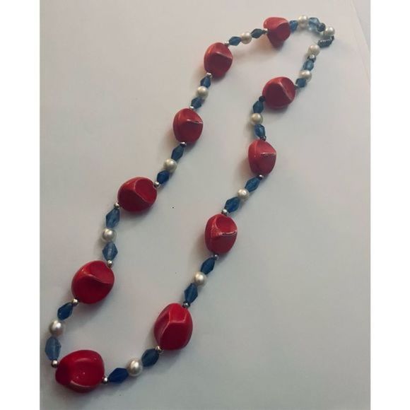Pretty RED WHITE AND BLUE BEAD HAND CRAFTED NECKLACE - Picture 5 of 7